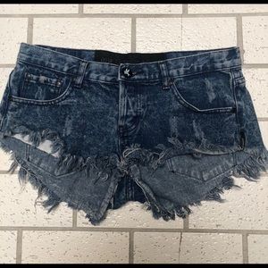 One teaspoon denim shorts size 28
